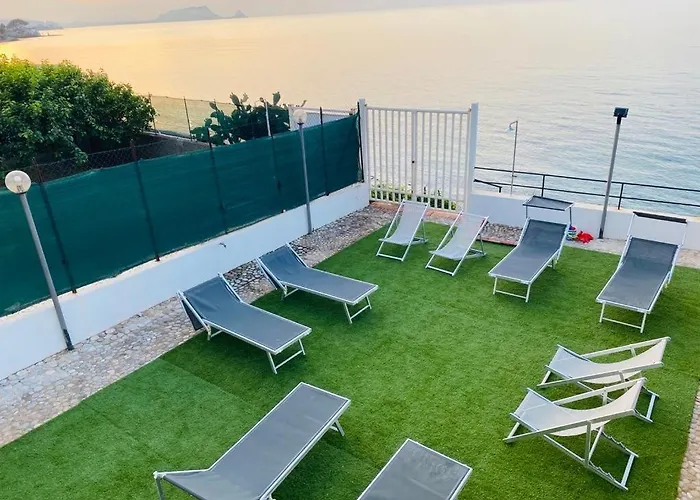 Sfondo Blu Villa sul mare
